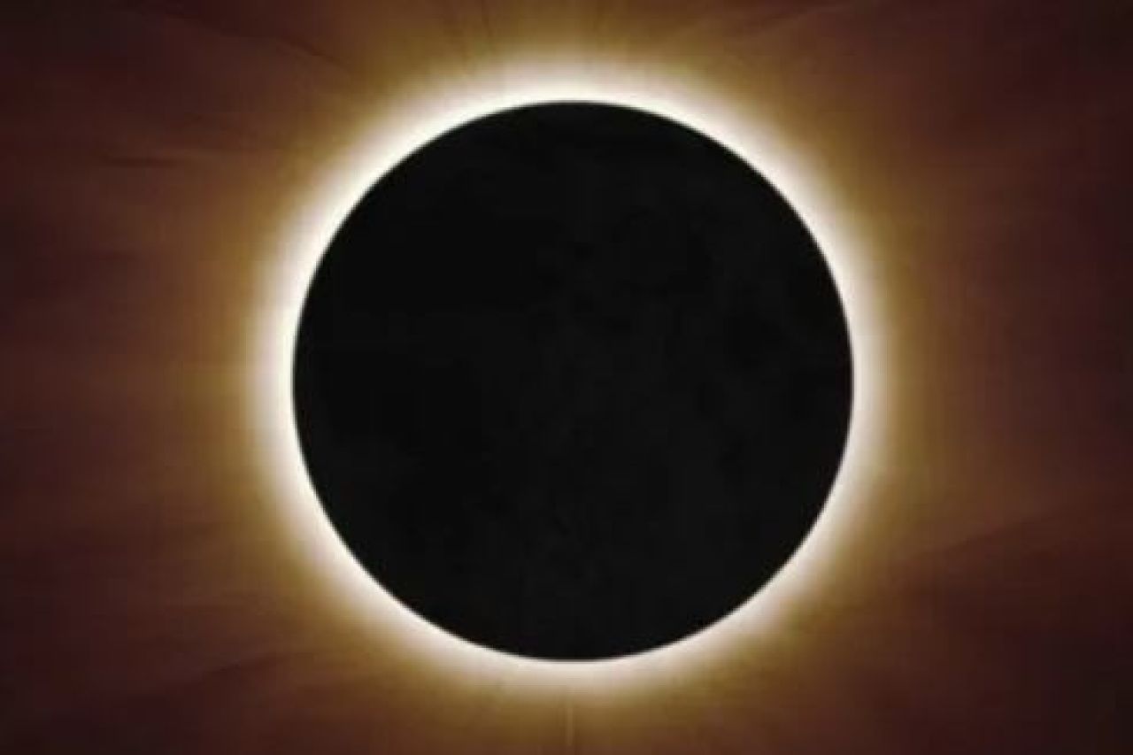 Un eclipse solar de 'anillo de fuego' deslumbrará en la Antártida